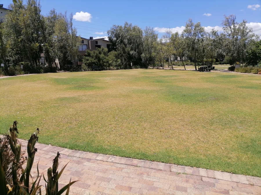 2 Bedroom Property for Sale in Somerset West Mall Triangle Western Cape